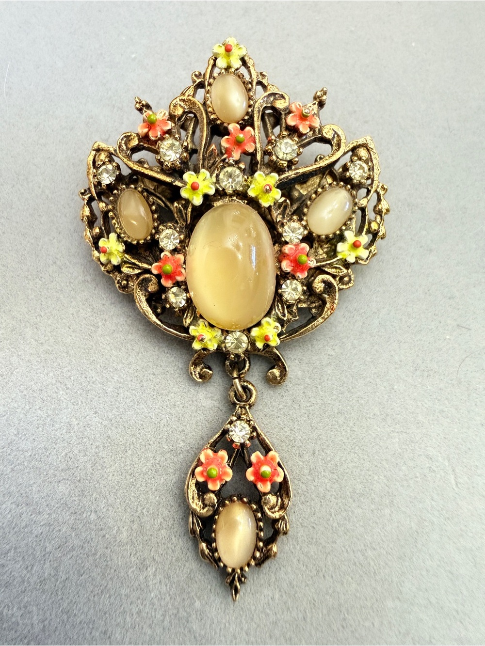 Vintage Signed ART Moonglow Cat’s Eye & Enamel Flower Dangle Brooch